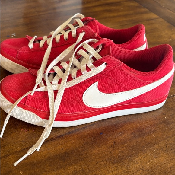 Red and White Nike Sneakers Men’s size 7.5 - Picture 4 of 8